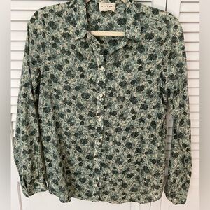 Sézane Pierro shirt in Peonies Vert Sage (green), size 36/4.